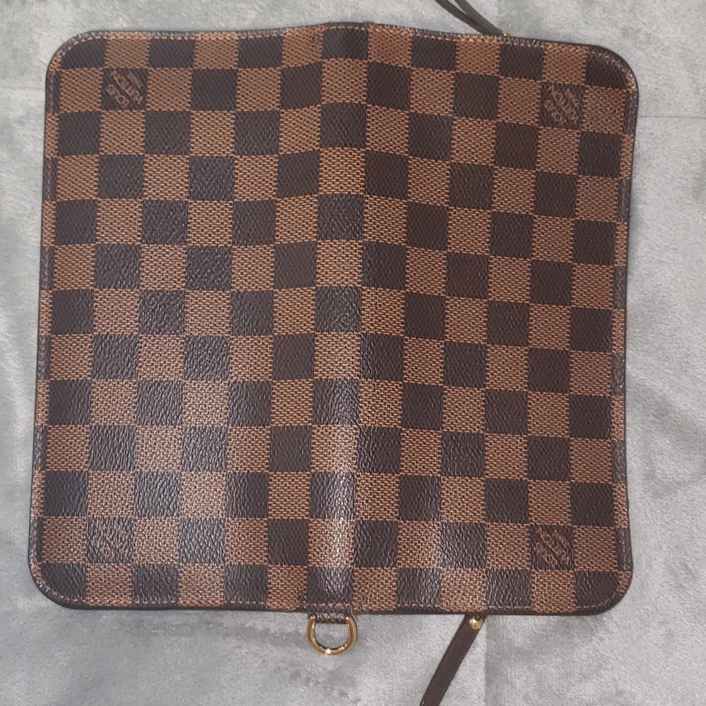 Louis Vuitton damier wallet - Picture 4 of 11